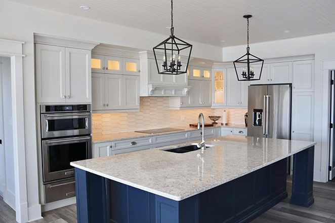 Photo of a beautiful kitchen with modern fixtures and styling